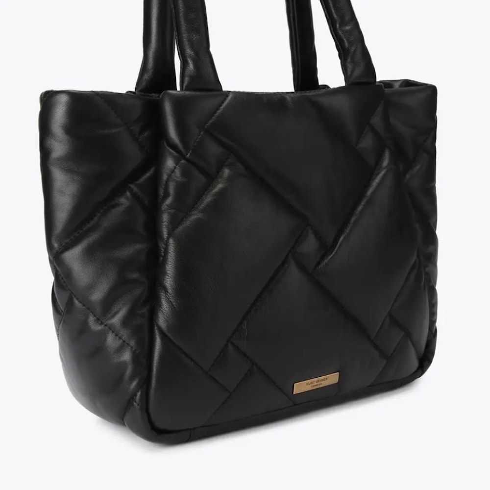 Bolso negro acolchado Kurt Geiger | Sofisticación y estilo único | Gallery Carrile foto 4