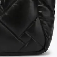 Bolso negro acolchado Kurt Geiger | Sofisticación y estilo único | Gallery Carrile foto 5