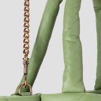 Bolso Kurt Geiger Kensington Soft Verde | Diseño Acolchado y Elegancia en Gallery Carrile foto 7