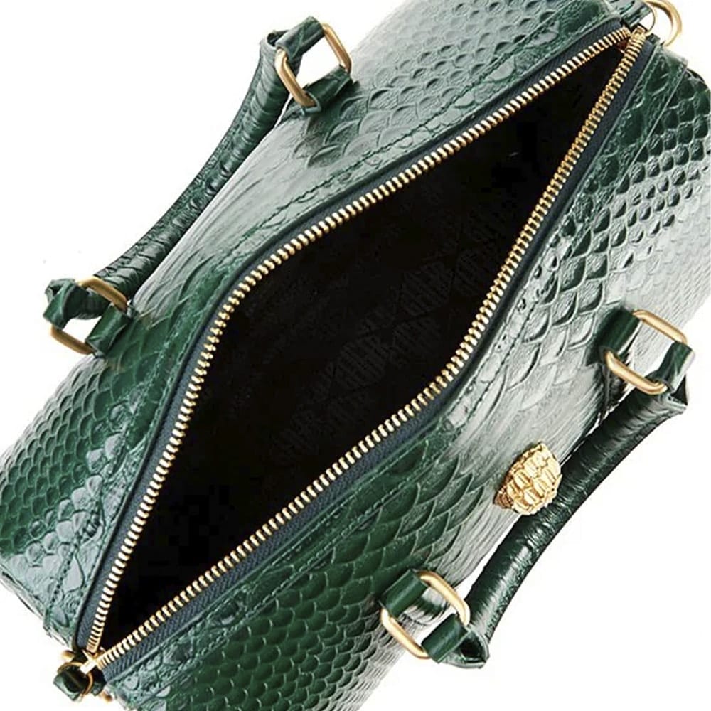 Bolso Kurt Geiger en piel con textura serpiente verde disponible en Gallery Carrile foto 4