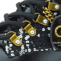 Botas Mujer Kurt Geiger Negra con Perlas y Detalles Dorados - Exclusividad y Estilo | Gallery Carrilé foto 6