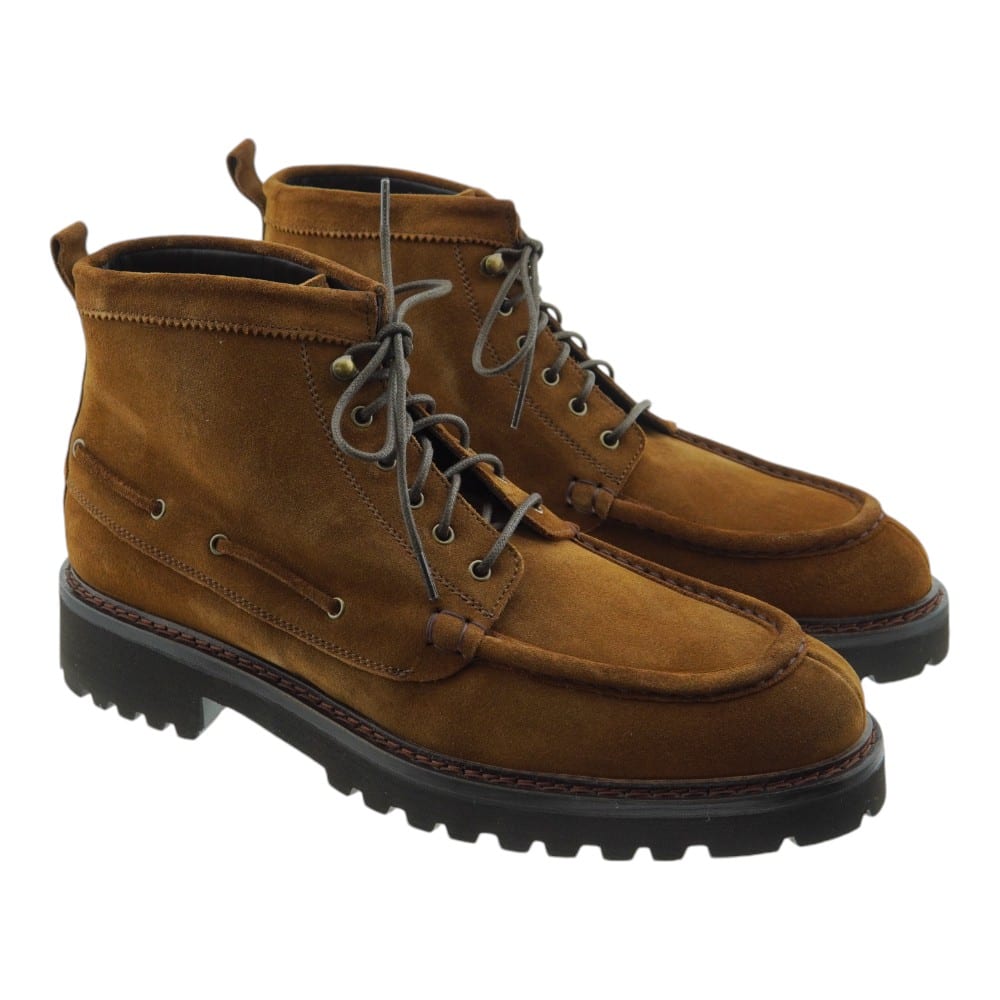 Botas Calce Ante Cuero Suela Track y Cordones X1714